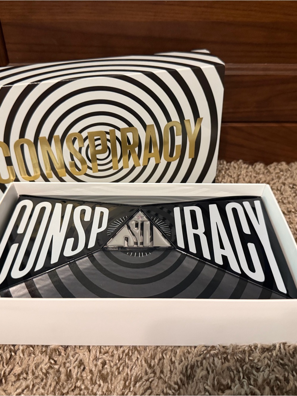 Jeffree Star Conspiracy Eyeshadow Palette - Black, White, Gold